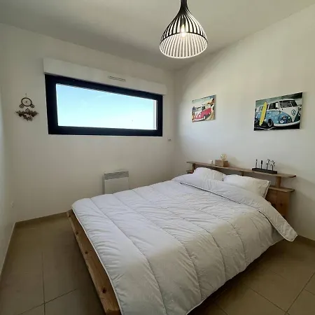 Holiday home Maison Renovee 4 Pieces Au Coeur De St Pierre D'oleron Avec Terrasse, Proche Commerces, 6 Couchages - Fr-1-246a-137 Saint-Pierre-d'Oleron