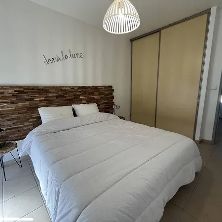 Maison Renovee 4 Pieces Au Coeur De St Pierre D'oleron Avec Terrasse, Proche Commerces, 6 Couchages - Fr-1-246a-137