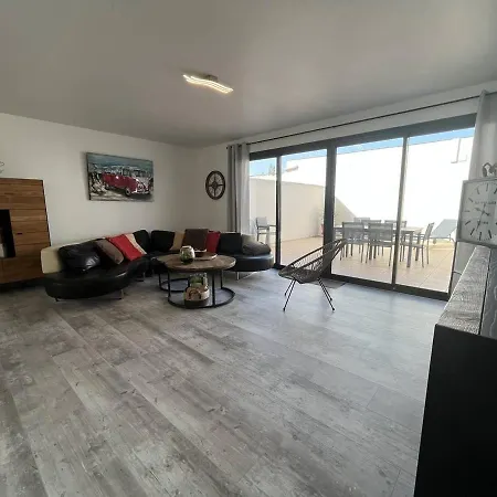 Maison Renovee 4 Pieces Au Coeur De St Pierre D'oleron Avec Terrasse, Proche Commerces, 6 Couchages - Fr-1-246a-137 Holiday home Saint-Pierre-d'Oleron