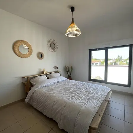 Maison Renovee 4 Pieces Au Coeur De St Pierre D'oleron Avec Terrasse, Proche Commerces, 6 Couchages - Fr-1-246a-137 Holiday home *